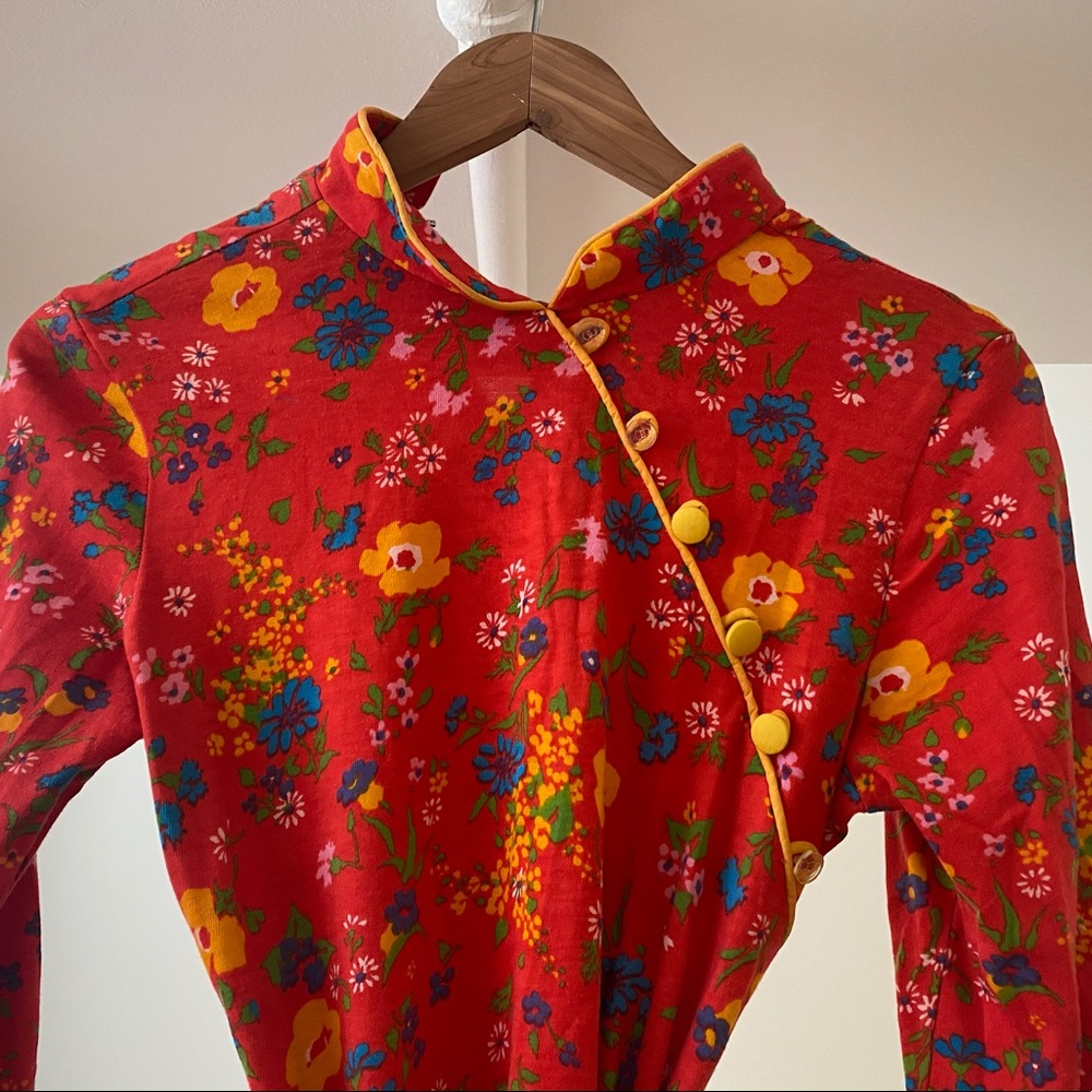 VINTAGE 70s Red floral maxi dress with belt